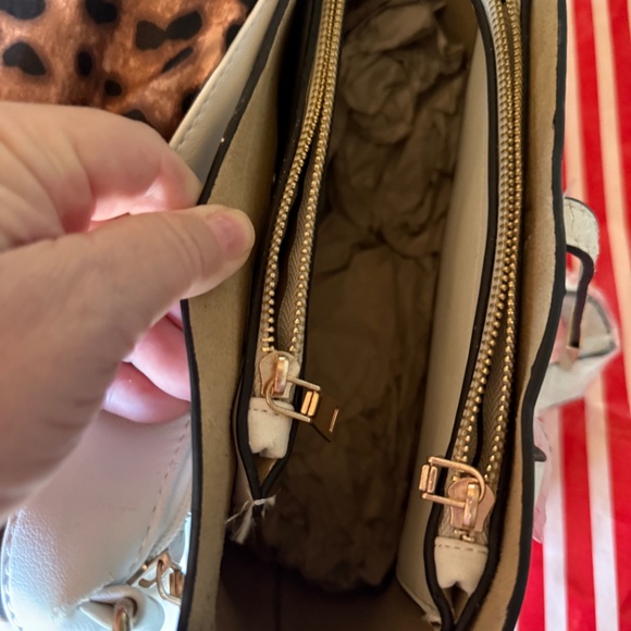 White hand bag - Picture 2 of 5